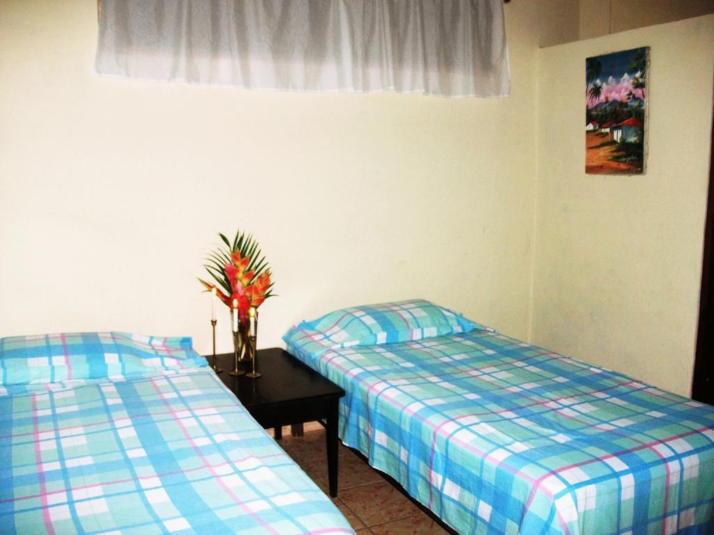 Hotel & Hostal Yaxkin Copán Habitación foto