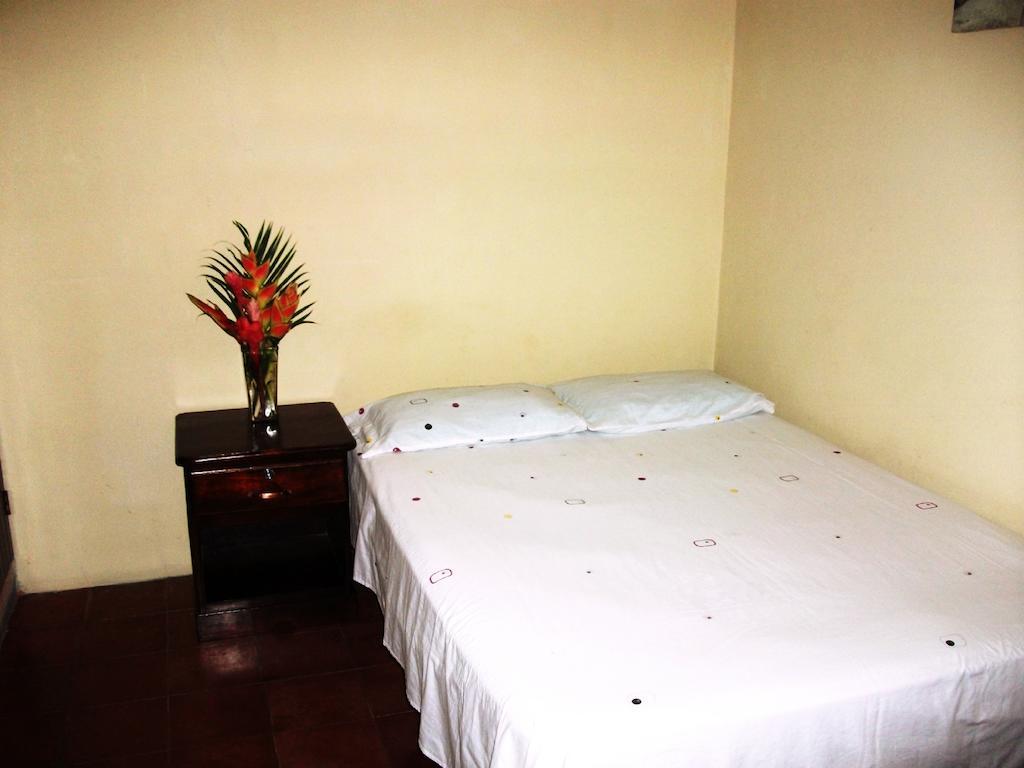 Hotel & Hostal Yaxkin Copán Habitación foto